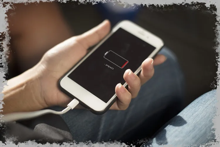 Как зарядить телефон, чтобы не повредить его аккумулятор?