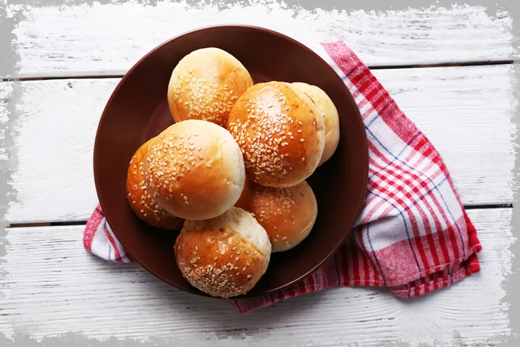 Дріжджові булочки - швидкий домашній хліб