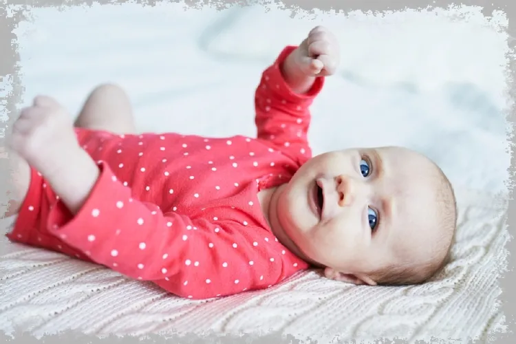 Двомјесечна беба (новорођенче): развој, храњење, спавање