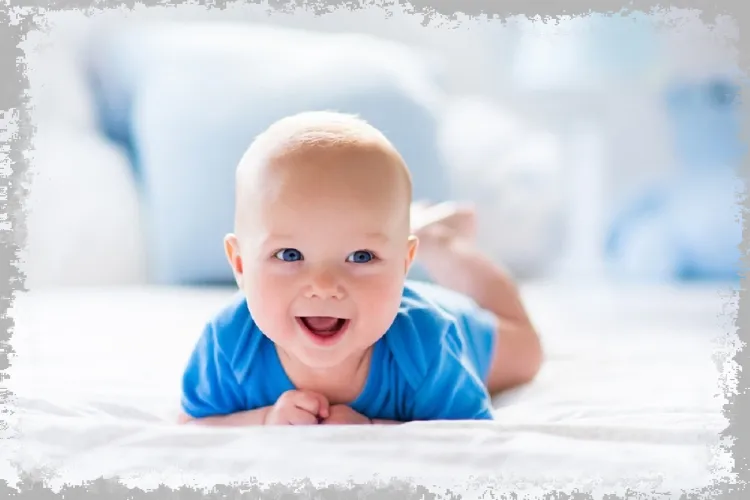 3-mesečni dojenček: razvoj, prehrana, hranjenje pri starosti 3 mesecev