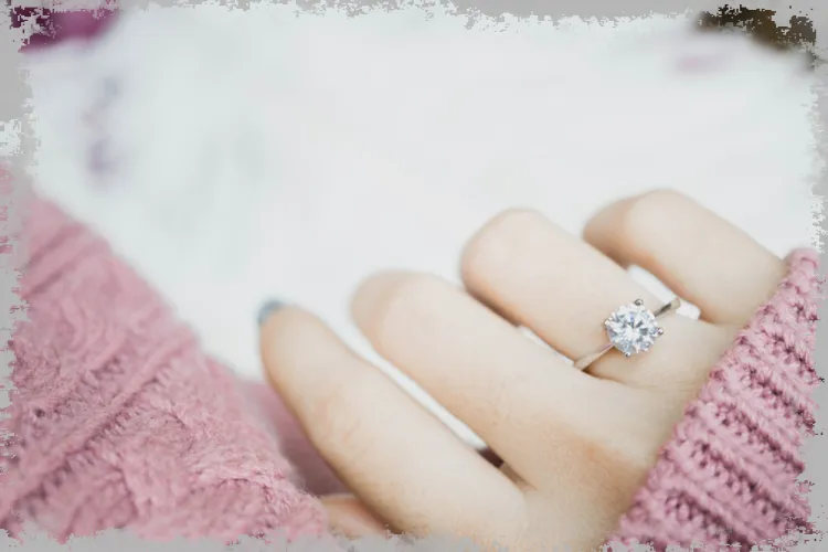 Заручальне кільце: як носити його до і після весілля?