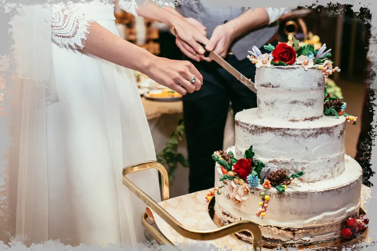 Kako izbrati poročno torto - velikost, okus, okraski?